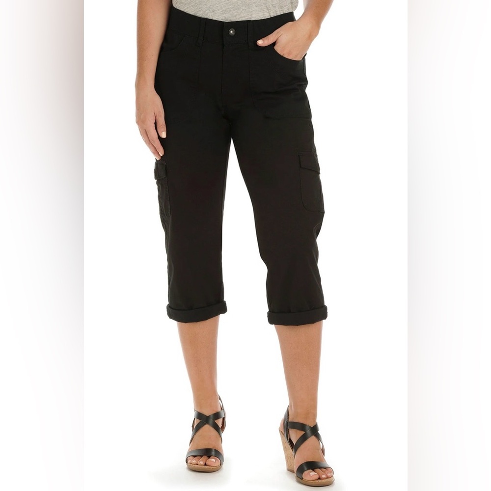 NWT Lee Women's Relaxed Fit Austyn Cargo Capri Pant - Black,